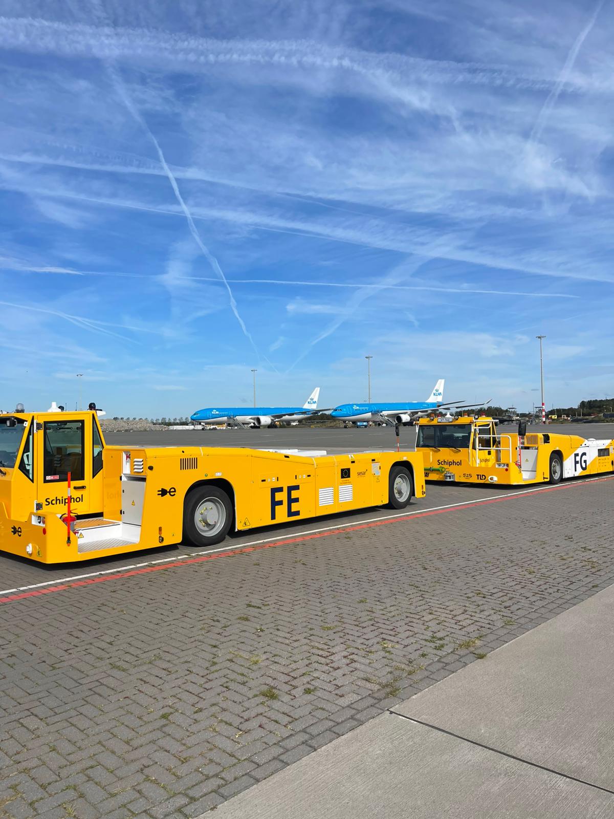 Taxi bot jaune